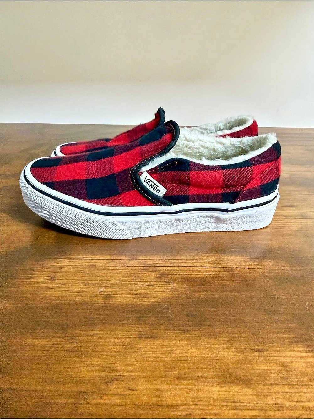 NEW ✨ Kids Vans Classic Slip-On Sherpa Lined Plaid Red & Black US Little Kids 13
